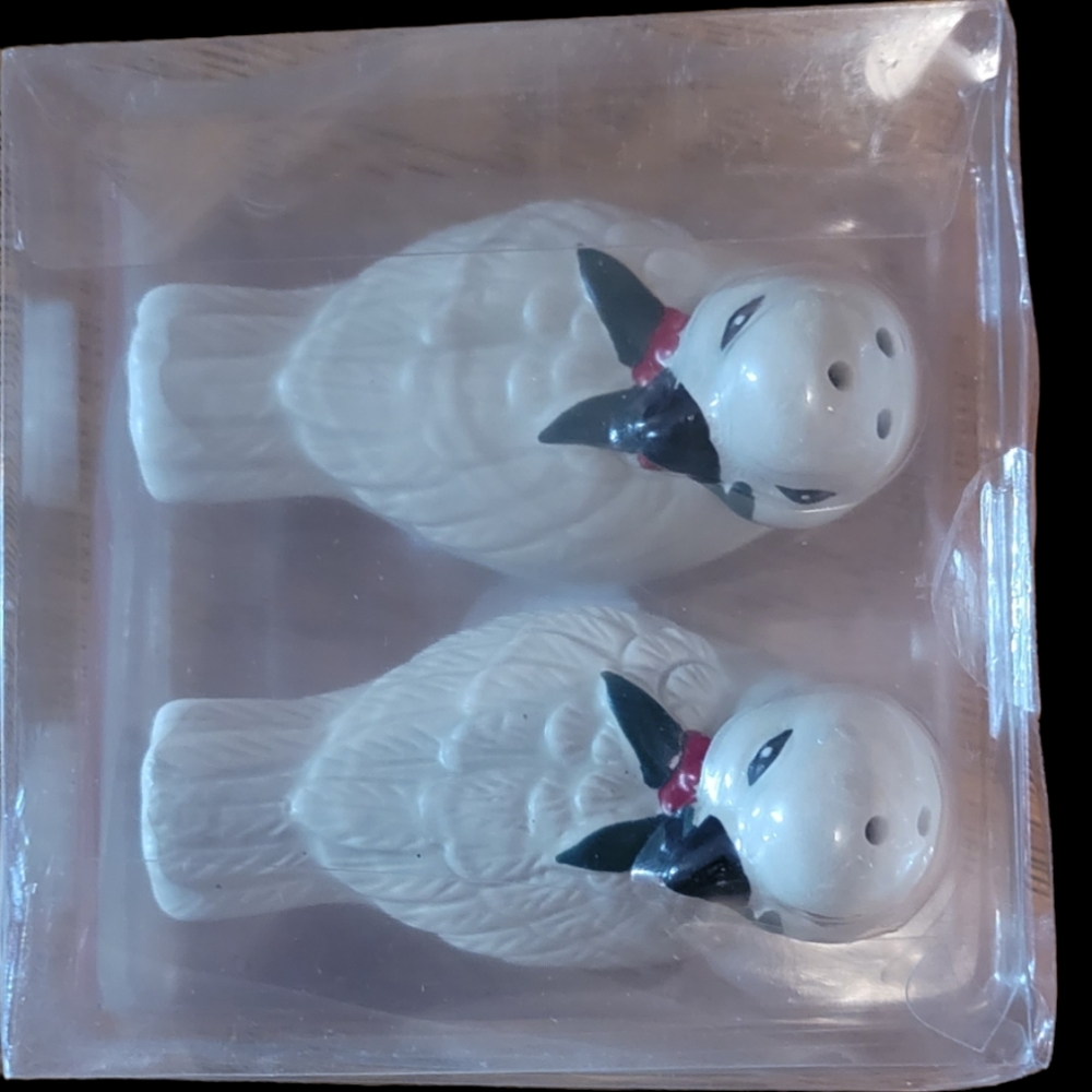 Dove Salt and Pepper shakers
